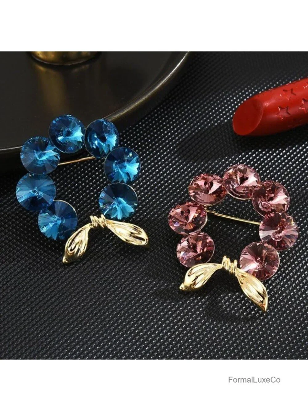 Round Rhinestone Brooch Pin for Women Circle Crystal Lapel Pin